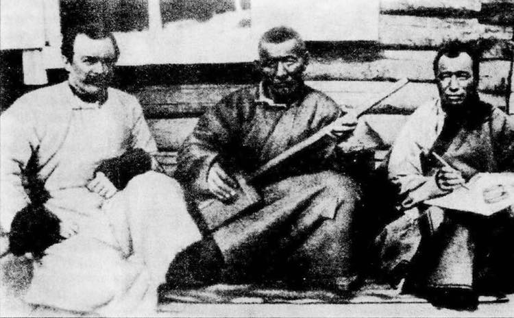  ДЭЛХИЙД НЭРТЭЙ ТУУЛЬЧИЙН ДЭЭЛЭНДЭЭ БАГТААСАН ХҮСЭЛ